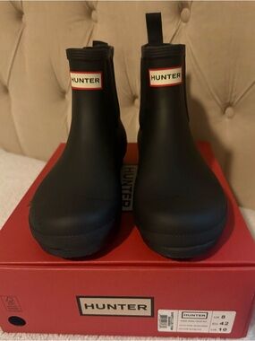 Hunter Matte Black Short Chelsea Rain Boots